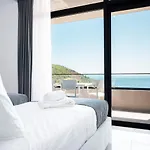 Wait 'n Sea 4*