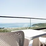 فندق Wait 'n Sea هيماري