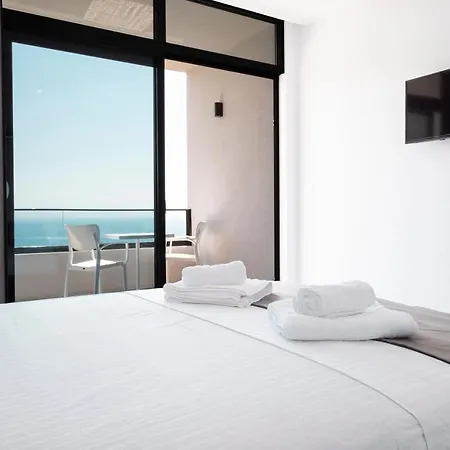 Wait 'n Sea Himare