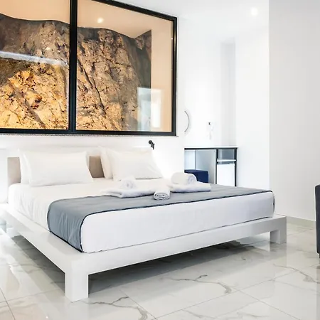 Wait 'n Sea מלון