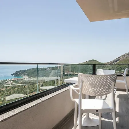 Hotel Wait 'n Sea Himare