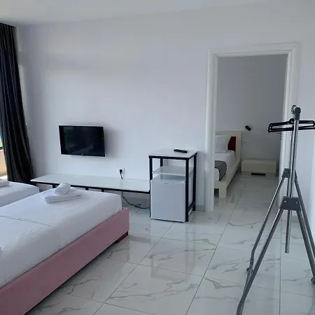 Hotel Wait 'n Sea 4*