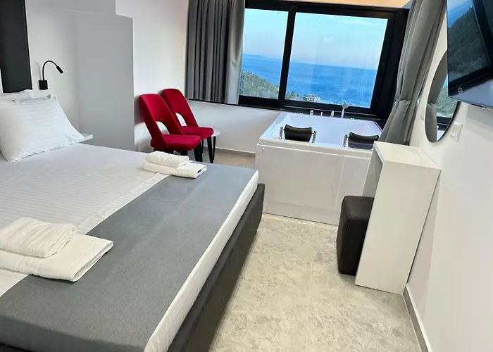 Hotel Wait 'n Sea Himare